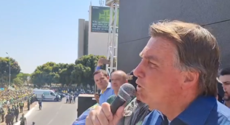 Presidente Jair Bolsonaro discursa durante manifestação pelo 7 de Setembro