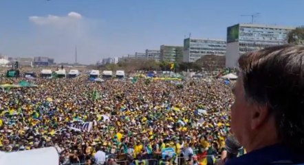 Presidente discursa a apoiadores no 7 de setembro 