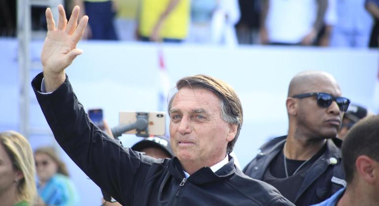Presidente Jair Bolsonaro participa de manifestação no Rio de Janeiro