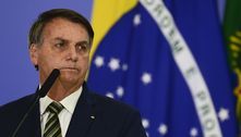 Bolsonaro diz que institutos de pesquisa tentaram interferir na democracia 