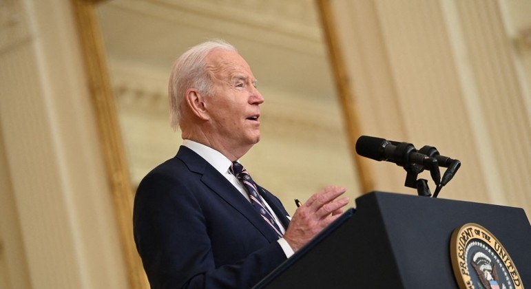 Presidente Joe Biden durante entrevista coletiva nesta terça-feira (22)