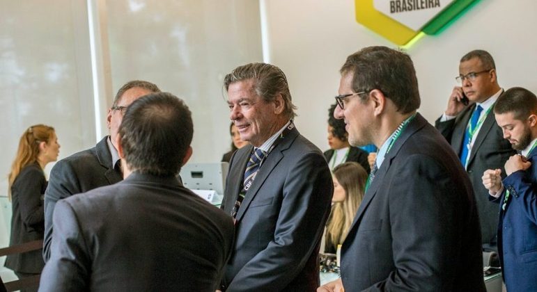 Presidente Jorge Salgado (centro) em encontro na CBF