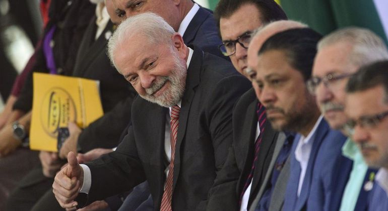 Presidente Luiz Inácio Lula da Silva (PT) em reunião com centrais sindicais