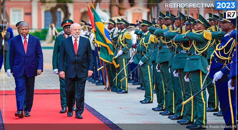 Após a cúpula do Brics, Lula se reuniu com o presidente de Angola, João Lourenço, com direito a uma cerimônia de despedida no Palácio Presidencial