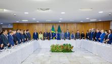 Lula e ministros fazem um minuto de silêncio em homenagem às vítimas de ataque em Blumenau 