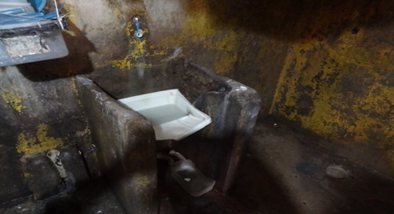 Inspeção revela precariedade em cela de unidade masculina no litoral de São Paulo