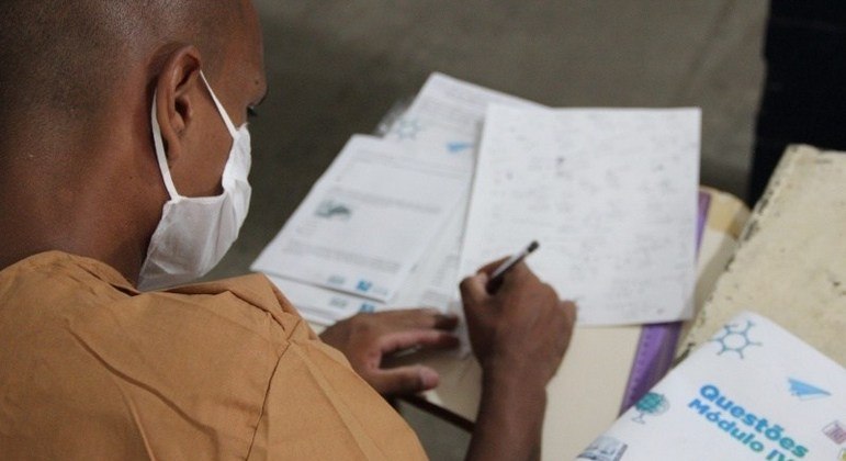 50 alunos fazem parte do programa de formação em nível superior no sistema prisional