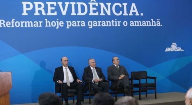 Reforma da Previdência economizaria R$ 650 bilhões, segundo estimativas do governo
