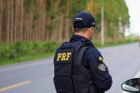 Polícia prende 3 de milícia liderada por procurado em lista de Moro