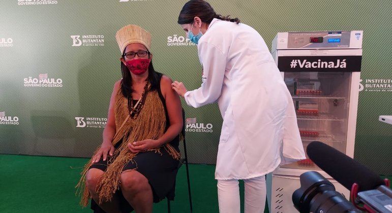 Primeira indígena vacinada no país, Vanuzia Santos é técnica em enfermagem Primeira indígena vacinada no país, Vanuzia Santos é técnica em enfermagem