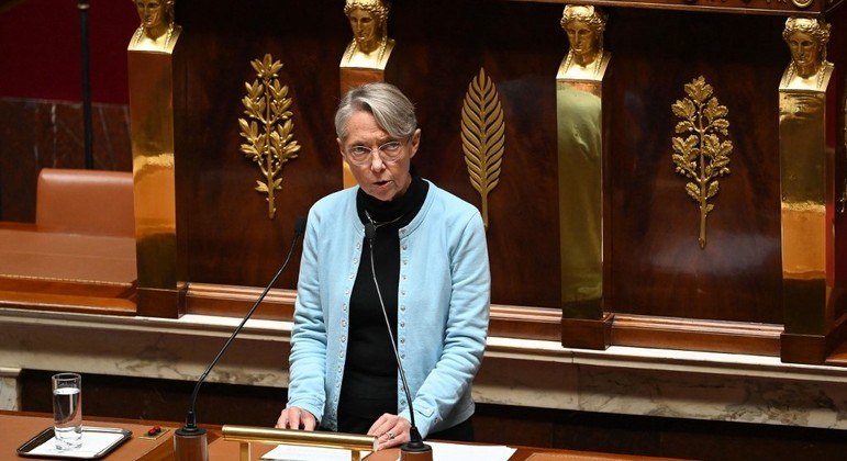 Primeira-ministra da França, Elisabeth Borne, durante discurso na Assembleia Nacional