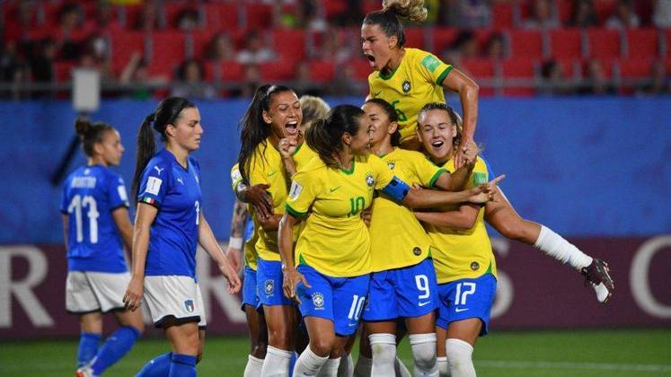 Primeira transmissão em 2019 - Pela primeira vez na história da competição, que começou em 1991, a TV Globo transmitiu ao vivo todos os jogos da seleção feminina em uma Copa do Mundo. 