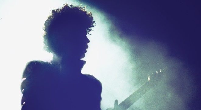Foo Fighters, Coldplay e mais farão tributo a Prince após o Grammy