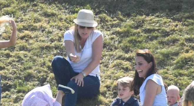 princesa-charlotte-cambalhotas