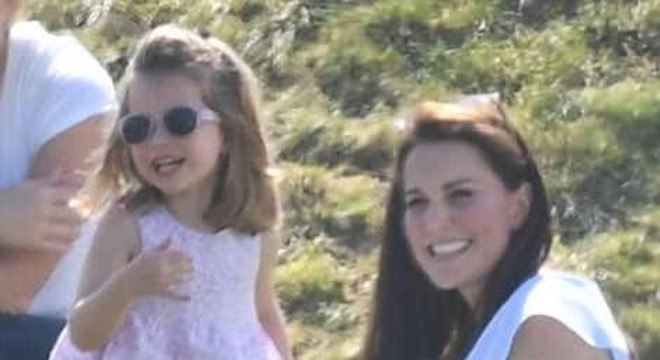 princesa-charlotte-cambalhotas2