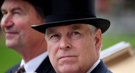 Príncipe Andrew deu desculpas pouco convincentes 