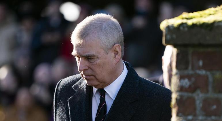 O príncipe Andrew é acusado de abuso sexual contra uma menor

