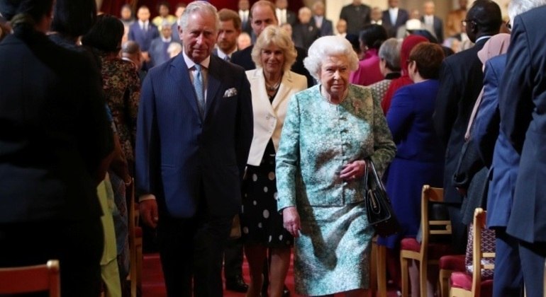 Charles é o primeiro na linha sucessória da família real britânica
