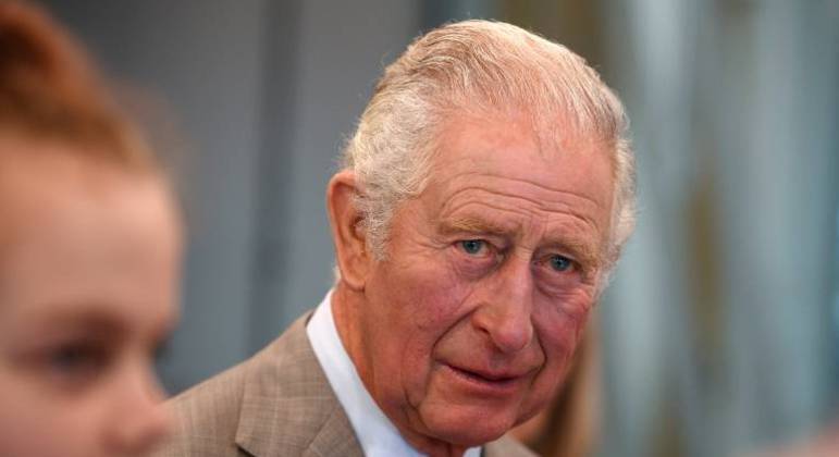Até agora conhecido como príncipe Charles, o novo monarca irá adotar o nome Charles 3º