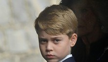 'Meu pai será rei', diz George em tom ameaçador aos colegas de classe