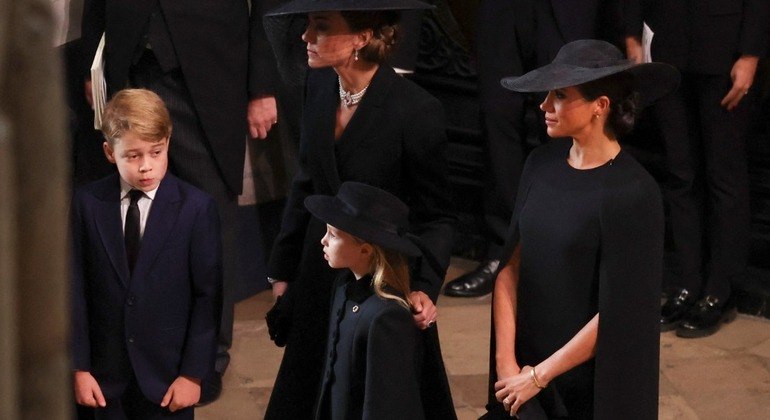 Príncipe George a princesa Charlotte vão ao funeral da rainha Elizabeth 2ª