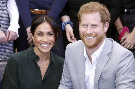 Rainha pretende discutir crise gerada por Harry e Meghan
