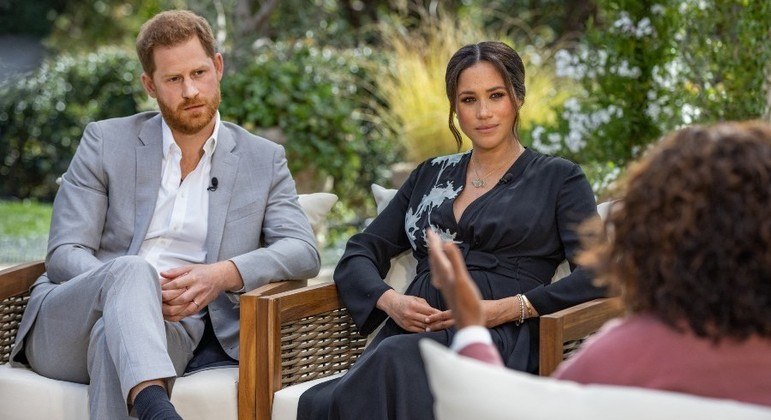 Acusações de Harry e Meghan Markle aumentaram a lista de escândalos da família real britânica
