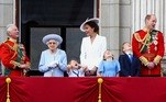  O caçula de William e Kate é o quinto na linha de sucessão ao trono britânico
