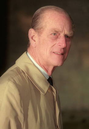 De ascendência alemã, o duque nasceu príncipe da Grécia e da
Dinamarca, em 10 de junho de 1921 na ilha grega de Corfu. Foi o quinto filho de
Alice de Battenberg e Andrew da Grécia. A família fugiu quando ele tinha 18
meses, após a proclamação da república grega, e buscou refúgio em Paris