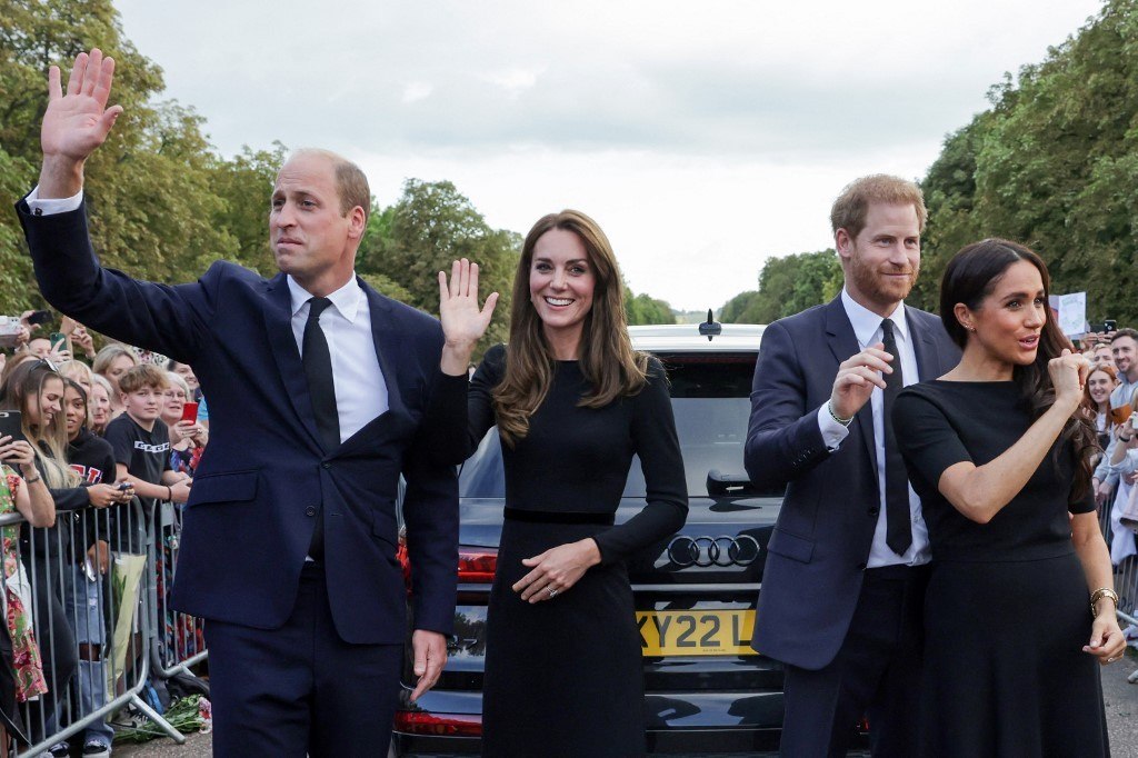 Príncipe William, Kate Middleton, príncipe Harry e Meghan Markle, em Windsor
