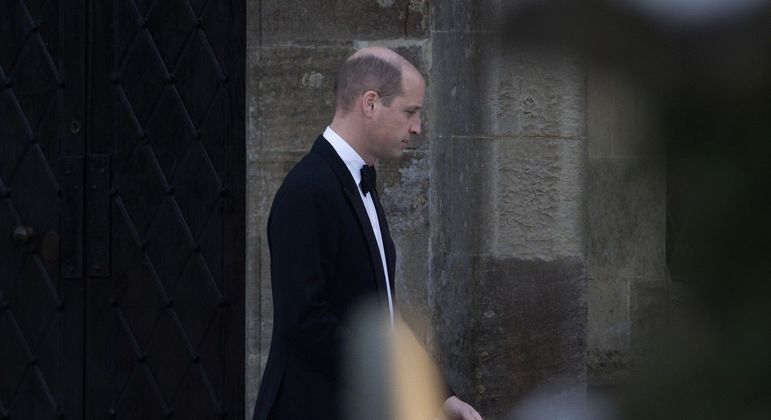 Príncipe William no casamento da ex-namorada Rose Farquhar