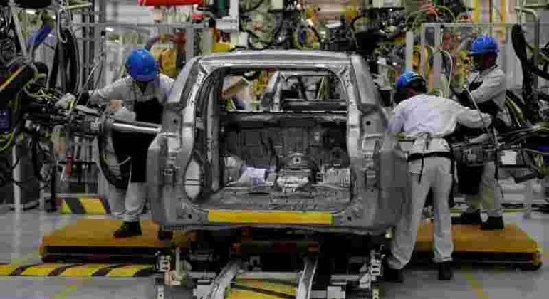 Linha de produção da Mitsubishi no Japão
