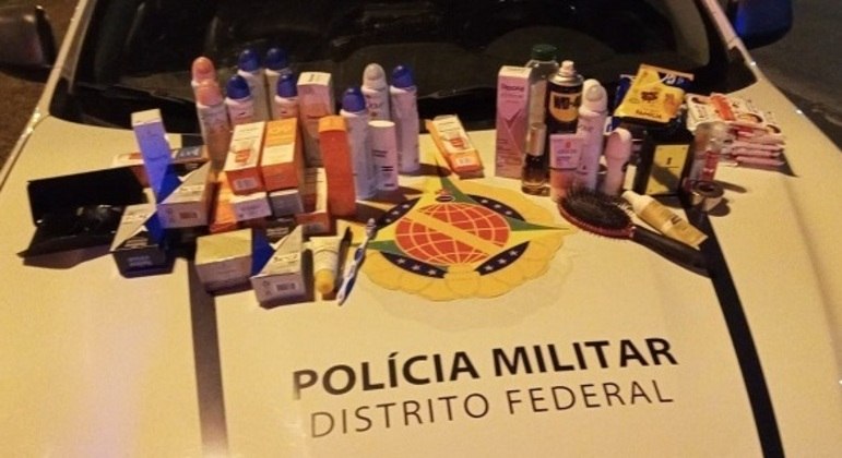 Produtos apreendidos pela PM com trio suspeito de furto em lojas da Asa Sul
