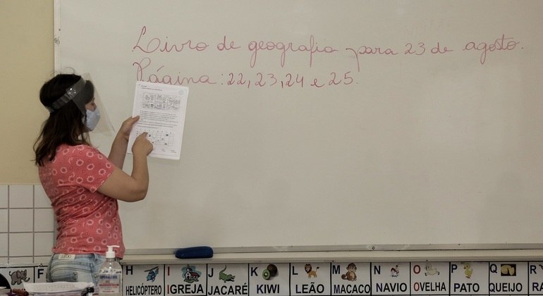 Aulas presenciais foram retomadas na rede pública do Distrito Federal