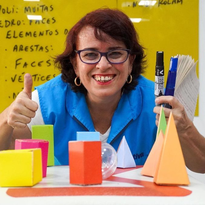 Professora Karla Patrícia ganha homenagem de alunos