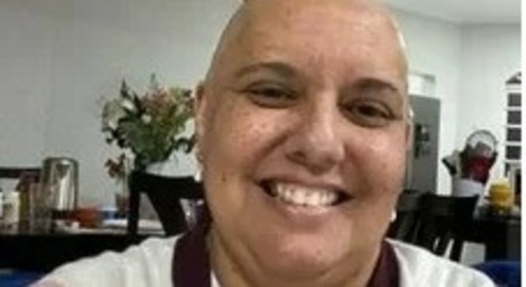 Professora enfrenta câncer raro na região do retroperitônio