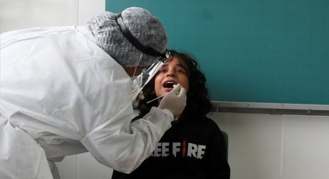 Só se houver testagem em massa poderá se evitar fechar tudo de novo, diz cientista da USP