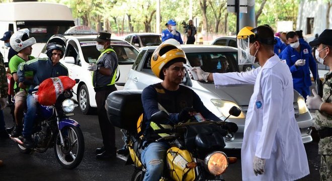 Curitiba teve de retroceder em plano de reabertura