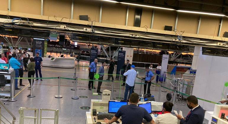 Incidente aconteceu no balcão destinado a passageiros "Black Signature" da Latam, ao lado do balcão da Gol