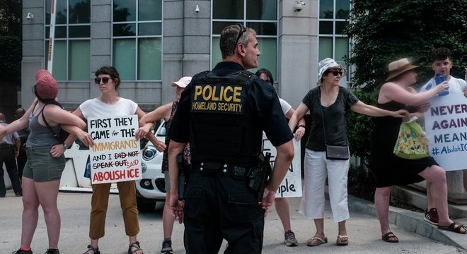 Ativistas prometem denunciar Ã  JustiÃ§a o aumento dos poderes do ICE