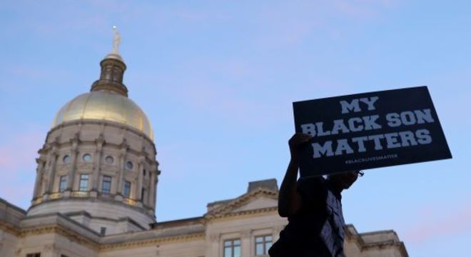Protesto em Atlanta contra morte de negros por policiais brancos