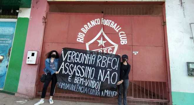 Protesto contra Bruno estão se espalhando pelo Acre. Assassinato de Elisa o persegue