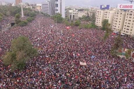 Protesto no Chile reúne mais de 800 mil pessoas
