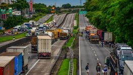 Mesmo após decisão do STF, bloqueios continuam em 15 estados, aponta PRF (LUCAS LACAZ RUIZ/ESTADÃO CONTEÚDO)