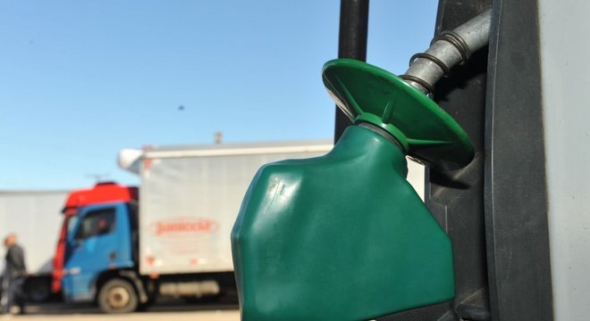 Protesto dos caminhoneiros afetam postos de combustíveis em todo o país