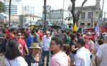 Protesto de estudantes contra os cortes do governo de Jair Bolsonaro na educação em Salvador (BA), nesta terça-feira (13)