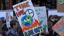 COP26: Jovens protestam em Glasgow pedindo por mais ações