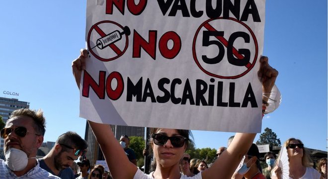 Se acreditarmos que a pandemia é falsa, não precisamos ter medo e a vida se torna mais fácil