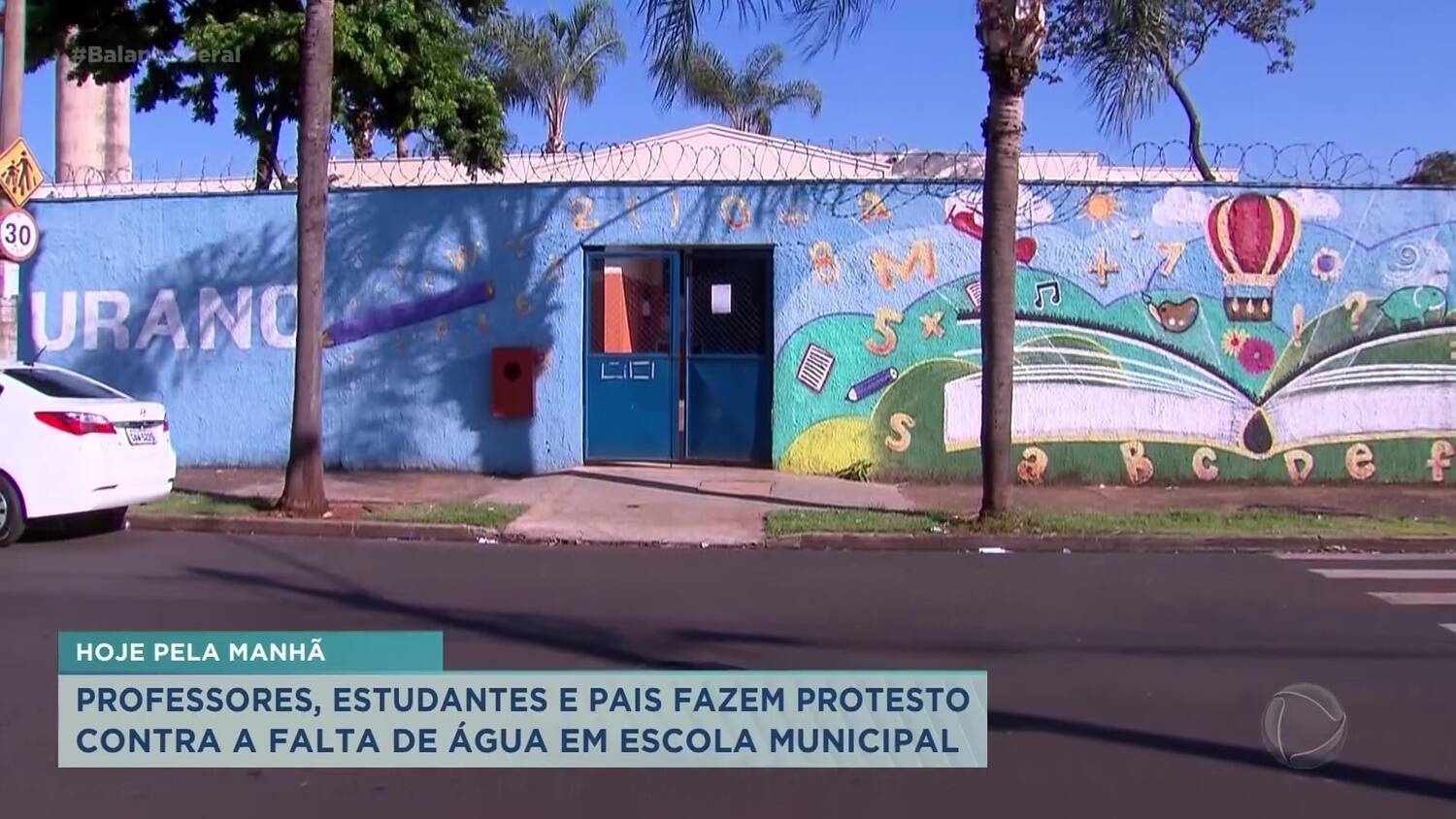 Professores e alunos fazem protesto contra falta de água em escola de Ribeirão Preto RecordTV