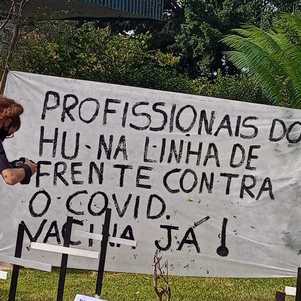 Protesto por vacinação no HU